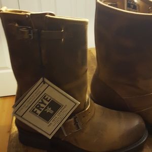 Frye Women's Engineer size 8.5